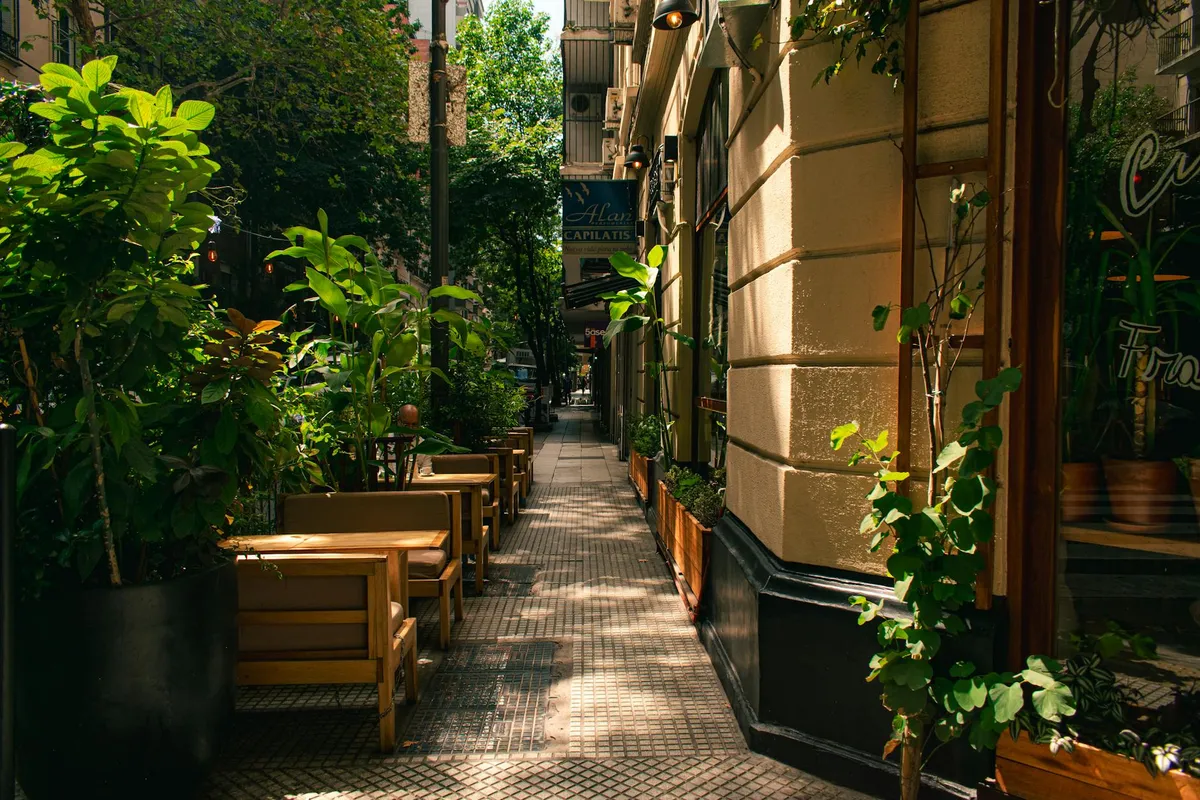 A Buenos Aires cafe scene