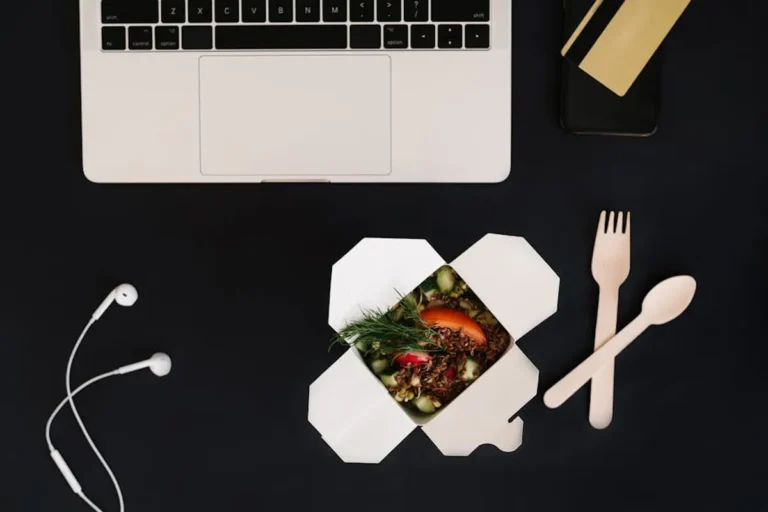 How Food and Travel Content Work Together