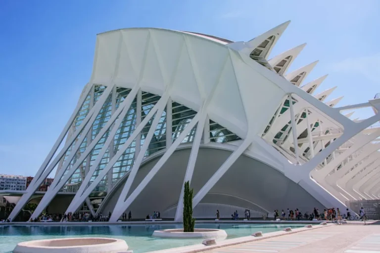 How Spain Travel Guide Works