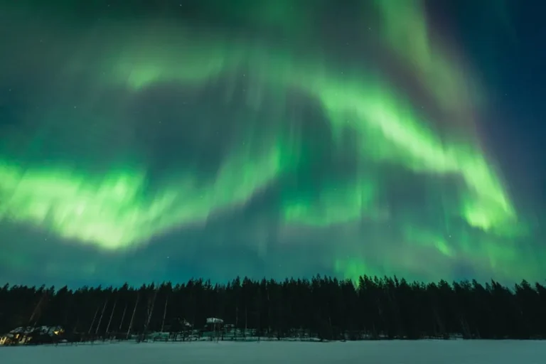 Northern Lights Travel Guide: Best Places and When to Go