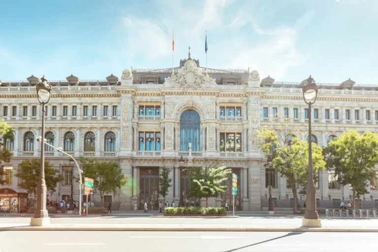 Spain Travel Guide Comparison Guide